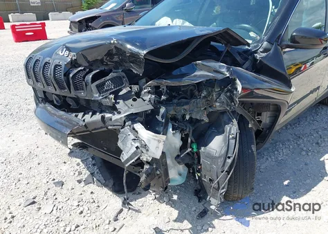 2015 Jeep Cherokee Latitude z USA, uszkodzony, nr VIN 1C4PJLCB7FW790834